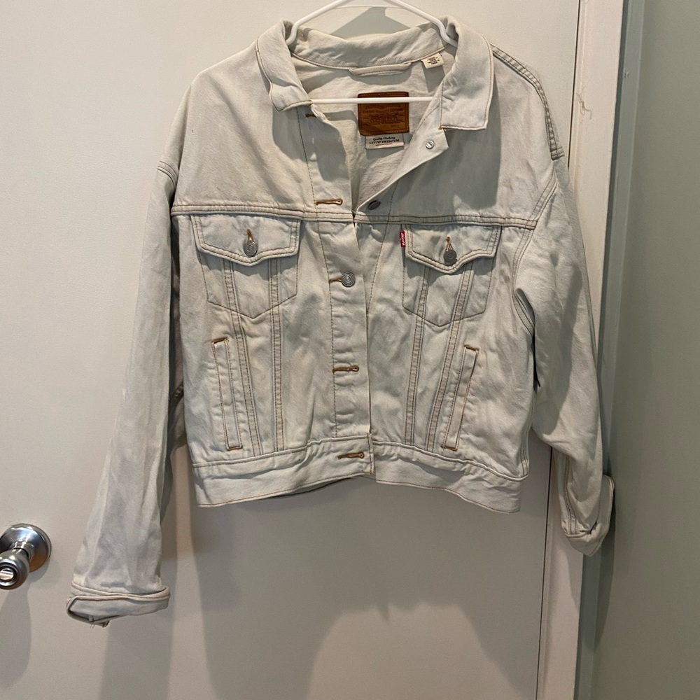 Levi’s 90s light wash denim trucker jacket